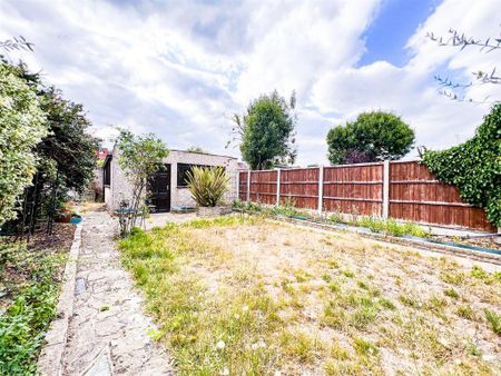 3 bedroom semi-detached house to rent - Photo 5