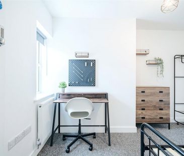 1 bedroom in a house share to rent - Photo 4