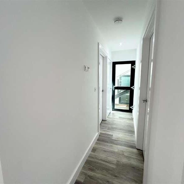 Woodridge, Bridgend, CF31 - Photo 1
