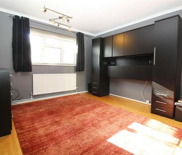 2 bedroom maisonette to rent - Photo 2