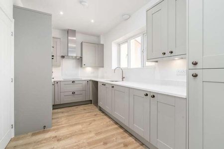 Sivewright Way, Cirencester, Gloucestershire, GL7 - Photo 2