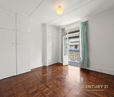 Three Bedroom Home in the Heart of Paddington - Photo 3