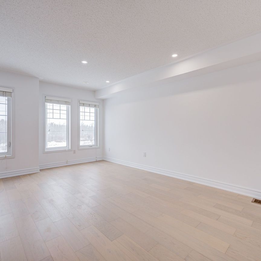 For Lease - 5259 Major Mackenzie Drive, Markham, Ontario - Photo 1