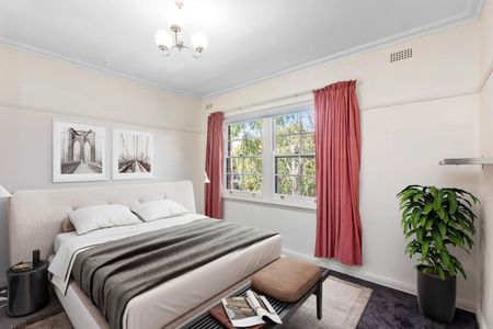 Bright & Spacious Living Just Steps from Carlisle Street! - Photo 4