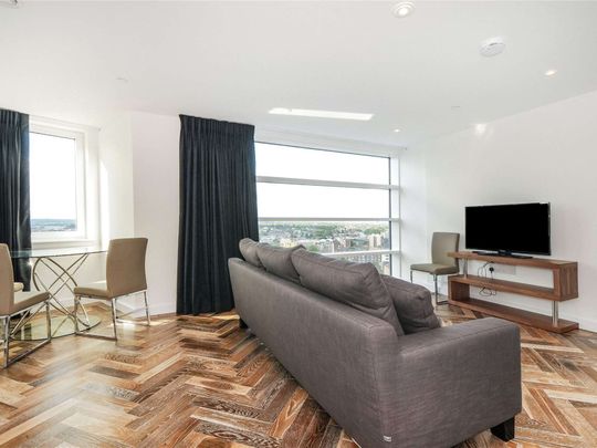 Savills are pleased to present an exceptional 1 bedroom apartment on the 18th floor of Eagle Point. - Photo 1