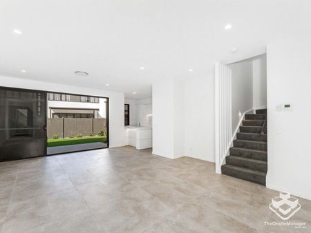 3 bedroom + MPR Terrace Home Offering Modern Comforts! - Photo 3