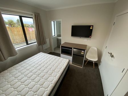 Short walk to Waikato Hospital - Photo 2