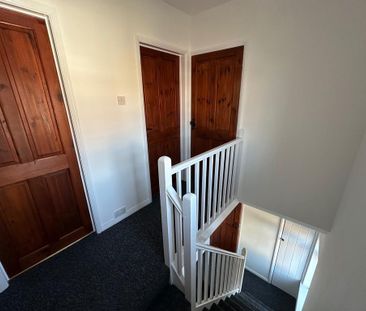 3 bedroom semi-detached house to rent - Photo 2
