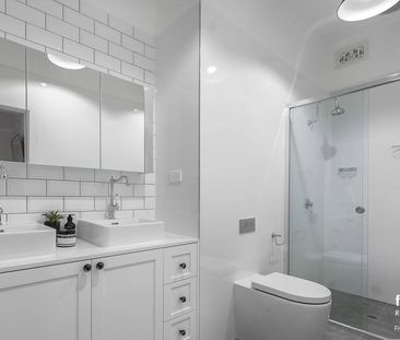 Stylishly renovated home in a convenient location - Photo 5