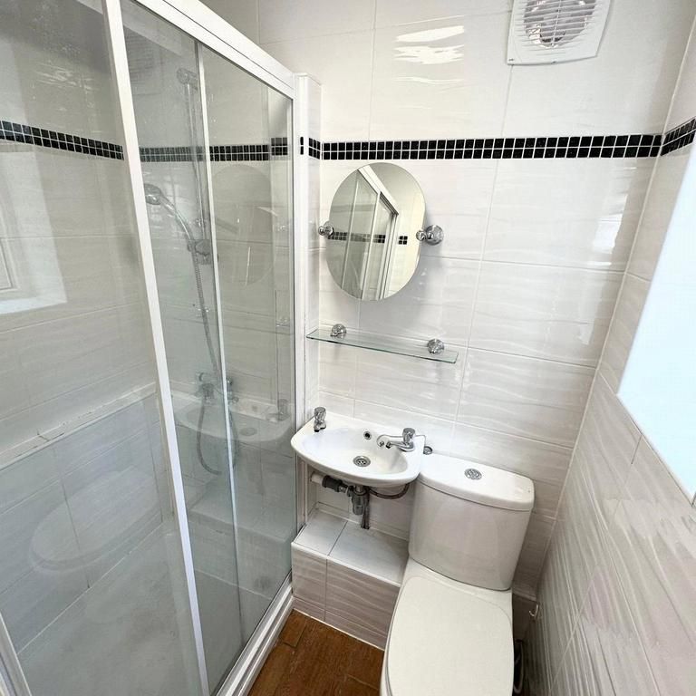 5 bedroom house to rent - Photo 1