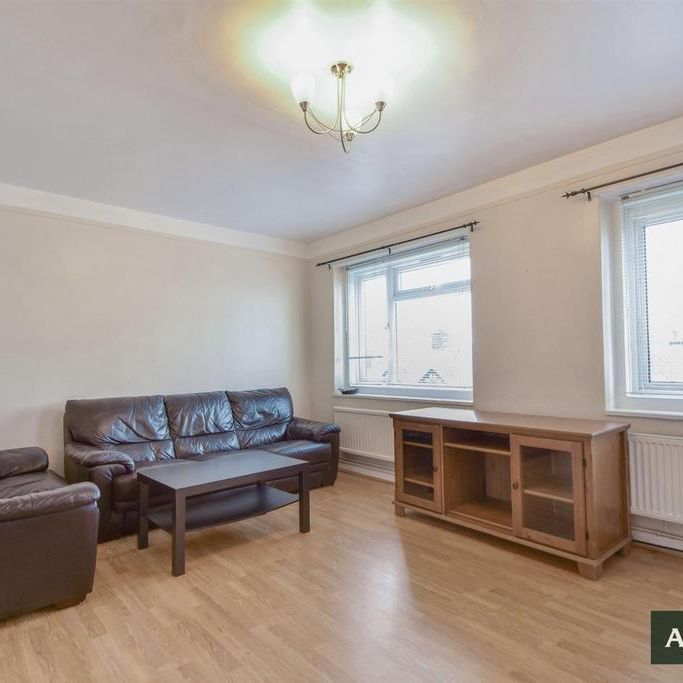 3 bedroom apartment to rent - Photo 1