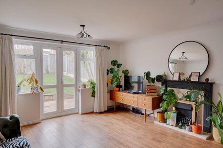 3 bedroom end of terrace house to rent - Photo 3