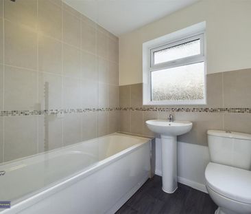 2 bedroom end of terrace house to rent - Photo 6