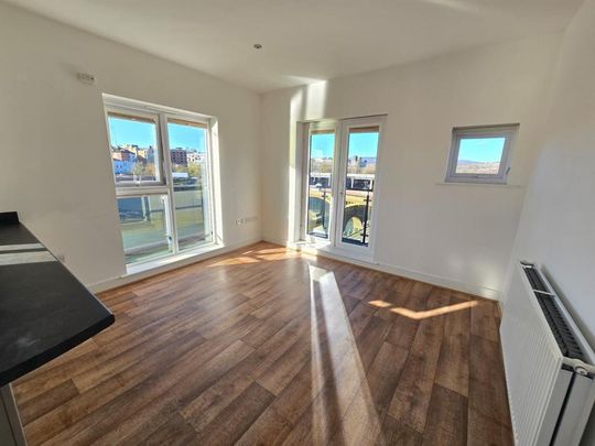 2 bedroom flat to rent - Photo 1
