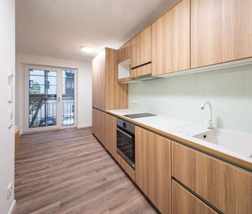 Erstbezug - Möbliertes 1 Zimmer-Apartment mit Einbauküche und Balko... - Foto 1