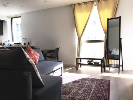 1 Bed Flat, Reminder Lane, SE10 - Photo 2