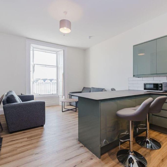 8 bedroom flat share to rent - Photo 1