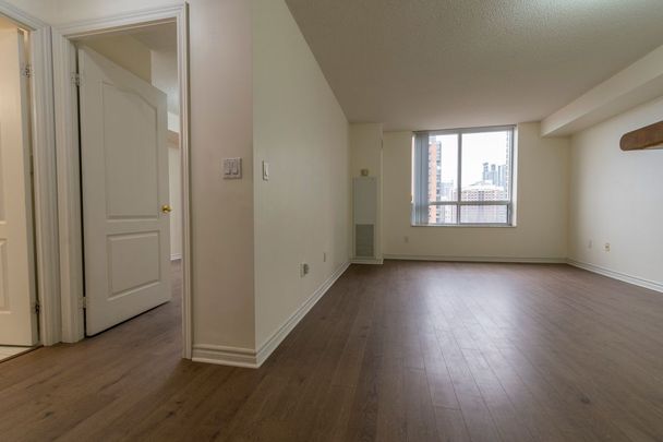 For Lease - 18 Sommerset Way Unit# 805, Toronto, Ontario - Photo 1