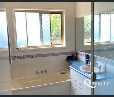 🏡Lowset Brick Home Looking For New Tenants! - Photo 3