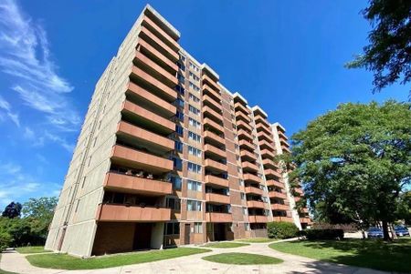 For Lease - 165 La Rose Avenue Unit# 811, Toronto, Ontario - Photo 4
