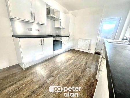 Hawthorn Road West, Cardiff, CF14 - Photo 2
