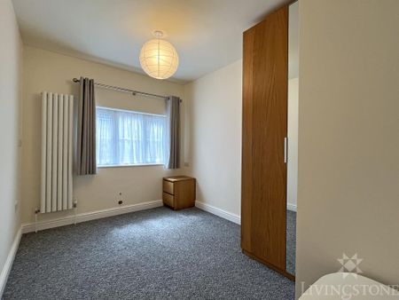 2 bedroom ground floor flat to rent - Photo 2