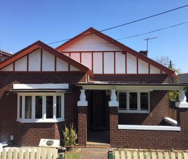 3 BEDROOM HOUSE - Federation Charm - Photo 4