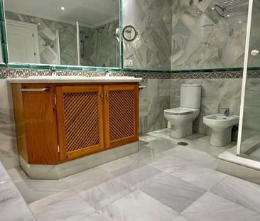 Luxury Apartment for rent in Benahavís, Andalusia - Photo 3