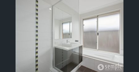 Family Home in Wellard - Photo 4