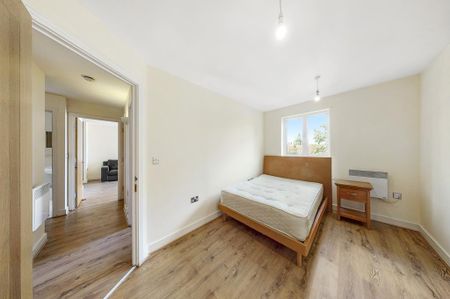 2 bedroom flat to rent - Photo 5
