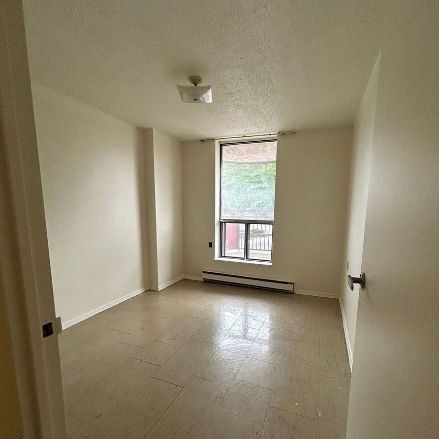 For Lease - 70 East Street Unit# 403, Sault Ste Marie, Ontario - Photo 1