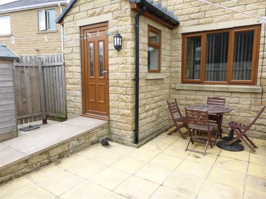Mount Road, Bradford, Wibsey - Photo 1