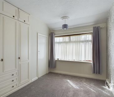 Benhurst Avenue, Hornchurch, RM12 - Photo 4