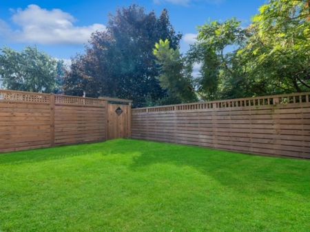 For Lease - 34 Windsor Circle, Niagara-on-the-Lake, Ontario - Photo 2