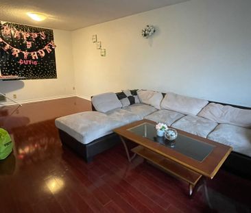 For Lease - 26 Foxacre Row, Brampton, Ontario - Photo 2