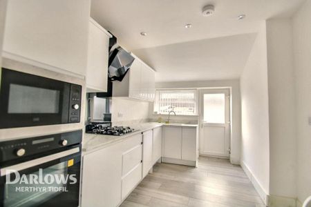 3 bedroom terraced house to rent - Photo 4