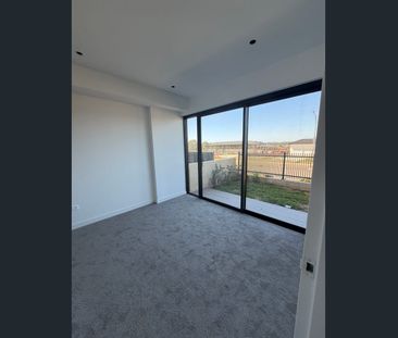 Brand New Contemporary Three-Level Townhouse with Multiple Living Z... - Photo 5