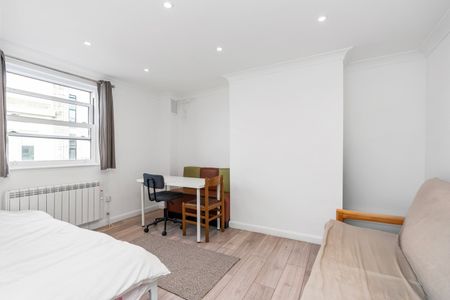 2 Bed Flat, West Street, BN1 - Photo 4