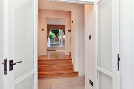 5 bedroom townhouse to rent - Photo 3