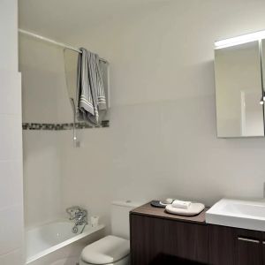 AIX EN PROVENCE - CENTRE VILLE - TRES BEAU T2 AU CALME - Photo 2