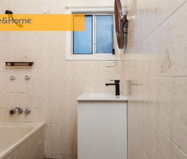 Well presented 4 bedder! - Photo 5