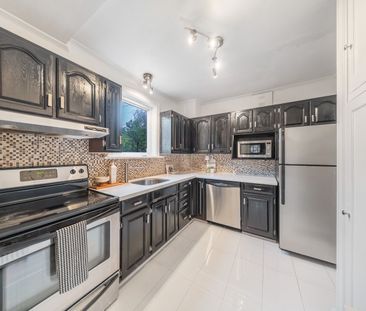 For Lease - 2 Four Oaks Gate, Toronto, Ontario - Photo 4