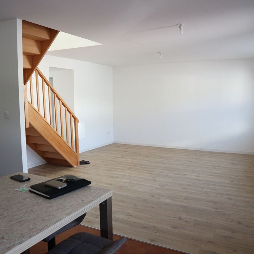 Location Maison 5 pièces 81m² - Photo 1