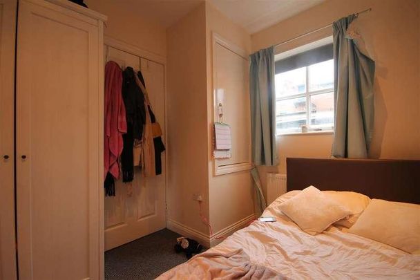 St Georges Mews, Jesmond, NE2 - Photo 1