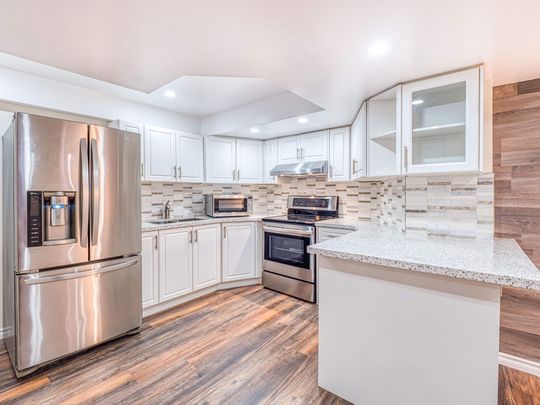 For Lease - 6408 Newcombe Drive Unit# Basement, Mississauga, Ontario - Photo 1