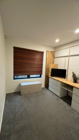 Russell Lea - Photo 4