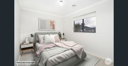 GENEROUSLY SIZED FAMILY HOME WITH DUAL LIVING ZONES & STUDY - Photo 4