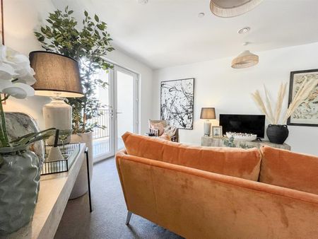 Flat 76, 6 Martin Court, Hastings, TN34 1EF - Photo 3