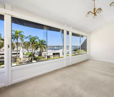 HARBOURSIDE 2 BEDROOM APARTMENT ELEGANCE IN DARLING POINT WITH HARB... - Photo 5