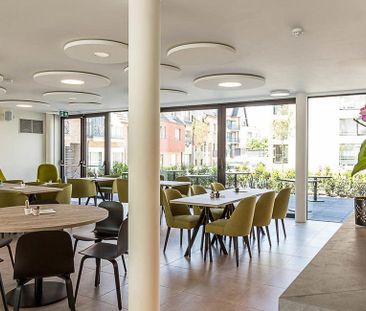 Serviceflat te huur in Lanaken voor € 923 met 1 slaapkamer - Photo 1